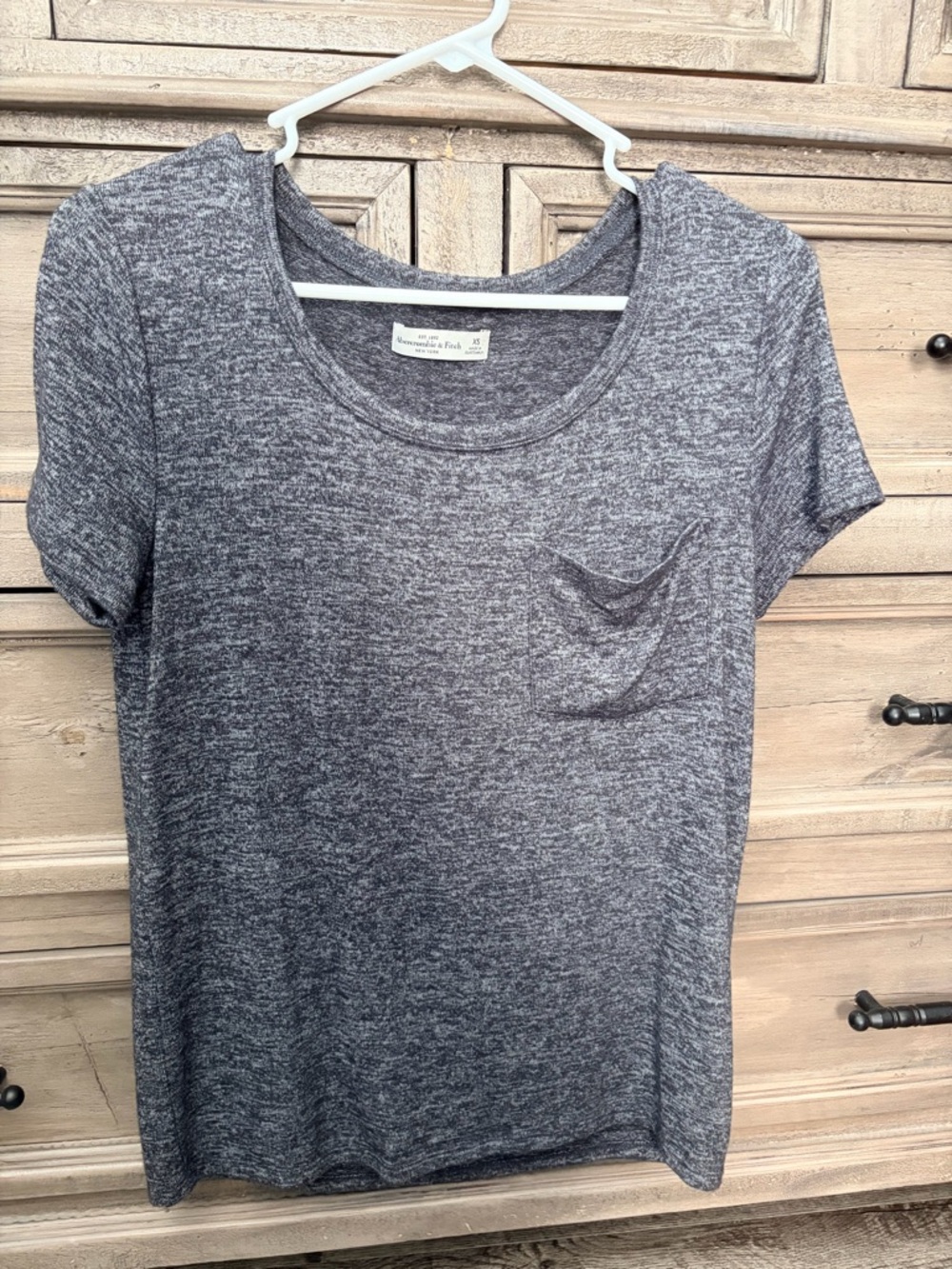 Abercrombie & Fitch Heather Gray Short Sleeve Pocket Tee